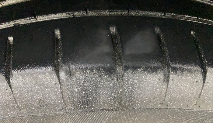 2021 Maruti Swift ZXI, Petrol, Manual, 22,516 km, Left Front Tyre Tread