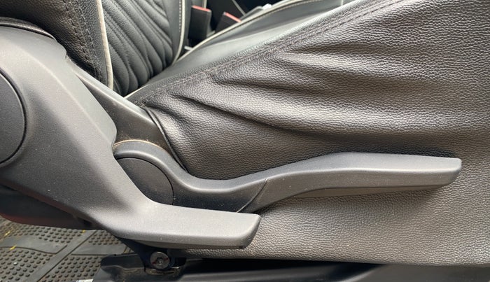 2021 Maruti Swift ZXI, Petrol, Manual, 22,516 km, Driver Side Adjustment Panel