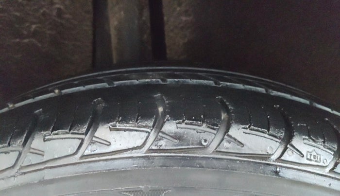2017 Maruti Baleno DELTA DIESEL 1.3, Diesel, Manual, 49,954 km, Right Rear Tyre Tread