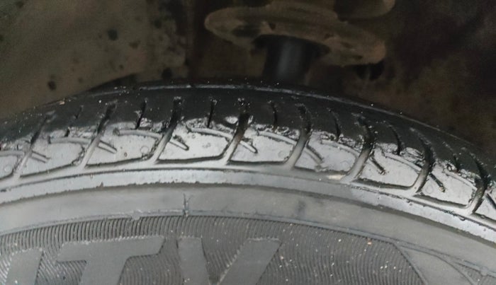 2017 Maruti Baleno DELTA DIESEL 1.3, Diesel, Manual, 49,954 km, Left Front Tyre Tread