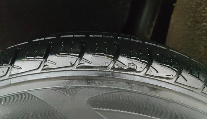 2017 Maruti Baleno DELTA DIESEL 1.3, Diesel, Manual, 49,954 km, Left Rear Tyre Tread