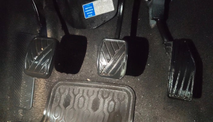 2017 Maruti Baleno DELTA DIESEL 1.3, Diesel, Manual, 49,954 km, Pedals