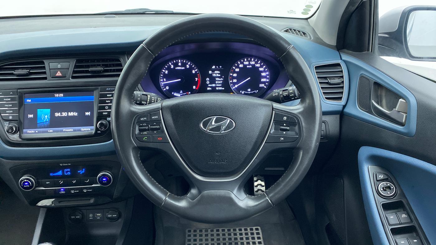 2016 Hyundai i20 Active 1.2 SX, Petrol, Manual, 12,119 km, Steering Wheel