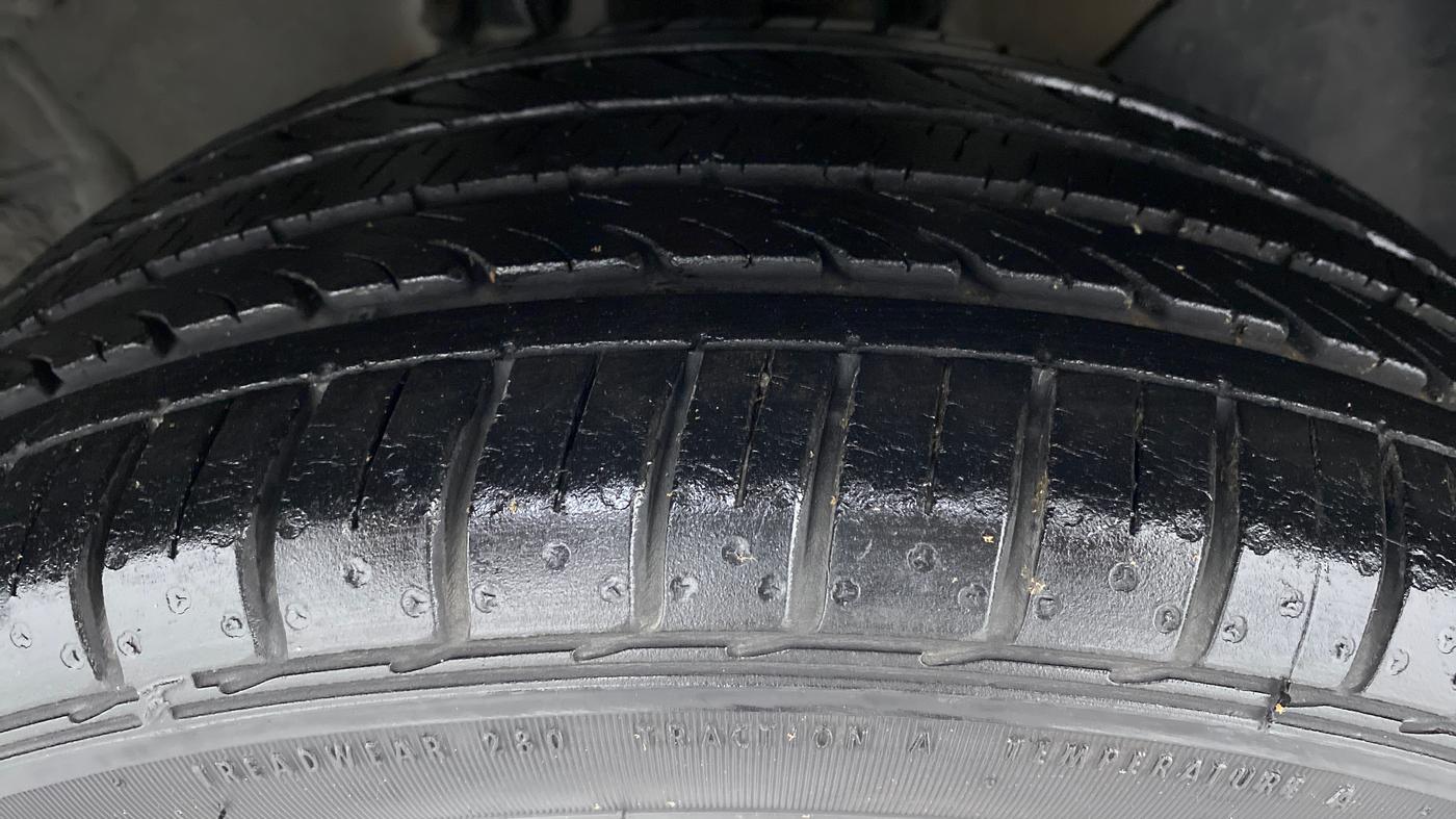 2016 Hyundai i20 Active 1.2 SX, Petrol, Manual, 12,119 km, Right Front Tyre Tread