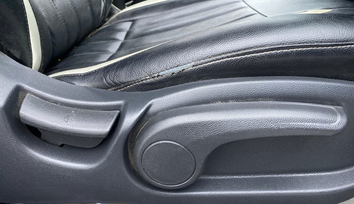 2016 Hyundai i20 Active 1.2 SX, Petrol, Manual, 12,119 km, Driver Side Adjustment Panel