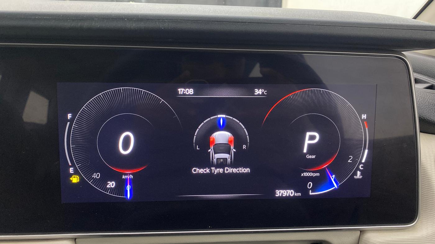 2023 Mahindra XUV700 AX 5 P AT 5 STR, Petrol, Automatic, 37,922 km, Odometer Image