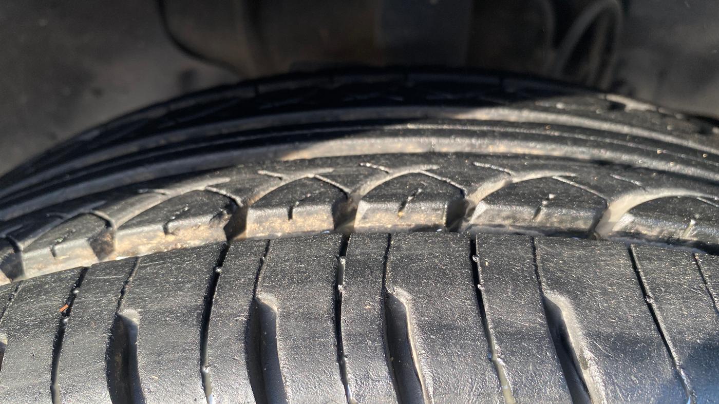 2018 Tata Tiago XZ PETROL, Petrol, Manual, 27,226 km, Right Front Tyre Tread