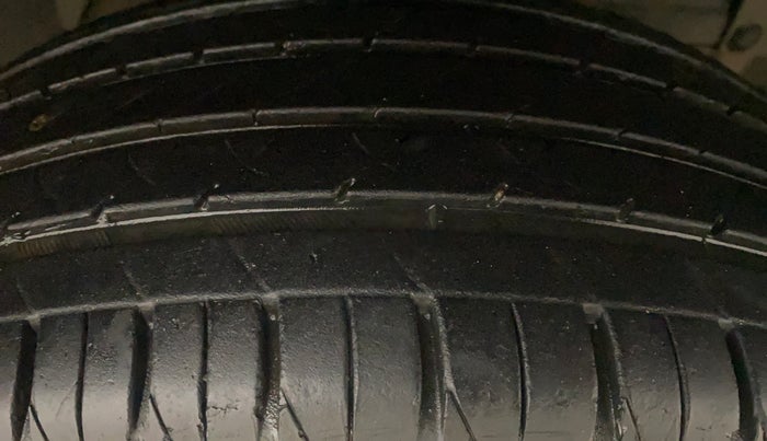2022 Maruti BREZZA ZXI, Petrol, Manual, 26,717 km, Right Front Tyre Tread