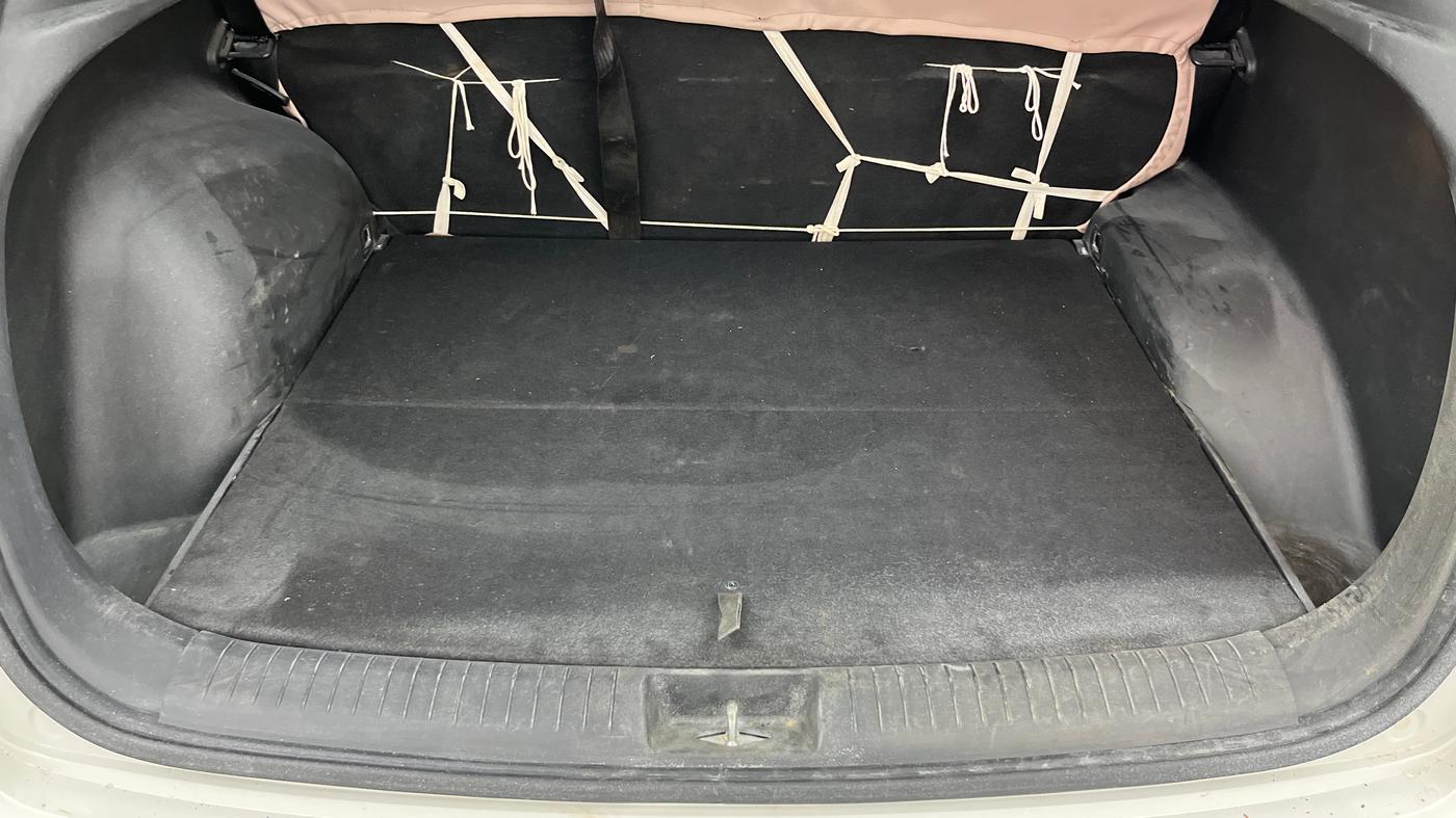 2016 Hyundai Creta S 1.6 PETROL, Petrol, Manual, 77,878 km, Boot Inside