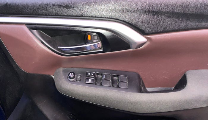 2022 Maruti Grand Vitara DELTA SMART HYBRID, Petrol, Manual, 28,078 km, Driver Side Door Panels Control