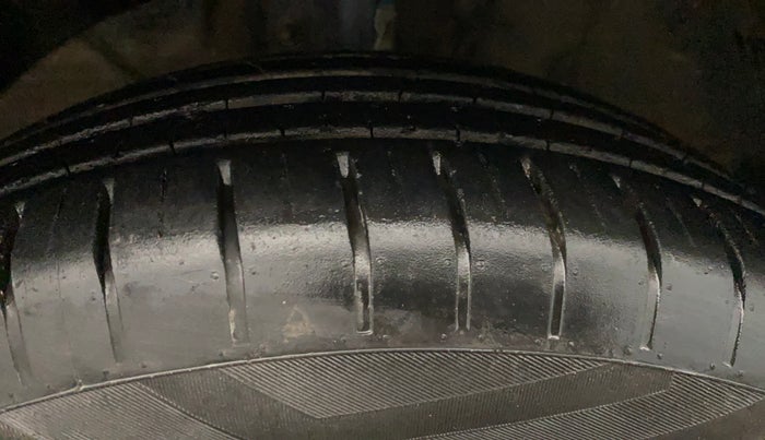 2022 Maruti Baleno DELTA PETROL 1.2, Petrol, Manual, 1,37,503 km, Left Front Tyre Tread