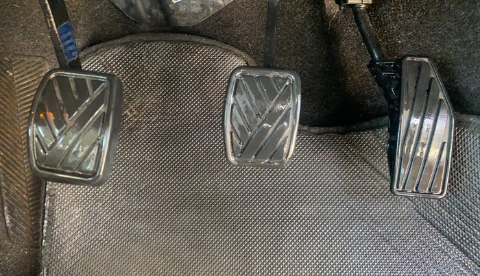 2017 Maruti Baleno ALPHA DIESEL 1.3, Diesel, Manual, 73,323 km, Pedals