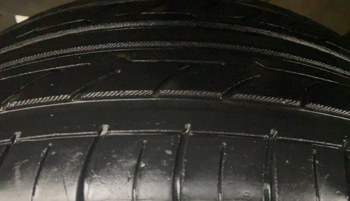 2017 Maruti Baleno ALPHA DIESEL 1.3, Diesel, Manual, 73,323 km, Left Front Tyre Tread