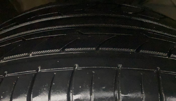 2017 Maruti Baleno ALPHA DIESEL 1.3, Diesel, Manual, 73,323 km, Right Front Tyre Tread