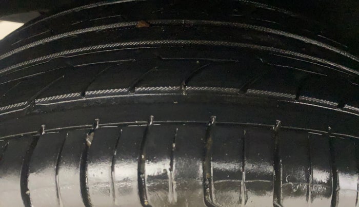 2017 Maruti Baleno ALPHA DIESEL 1.3, Diesel, Manual, 73,323 km, Right Rear Tyre Tread