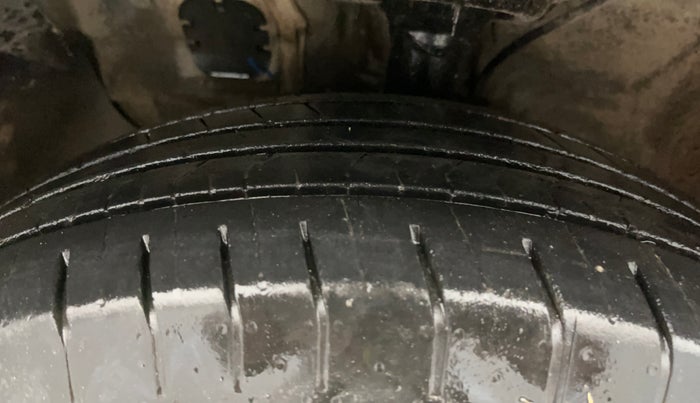 2018 Hyundai Creta E PLUS 1.6 PETROL, Petrol, Manual, 1,49,778 km, Left Front Tyre Tread