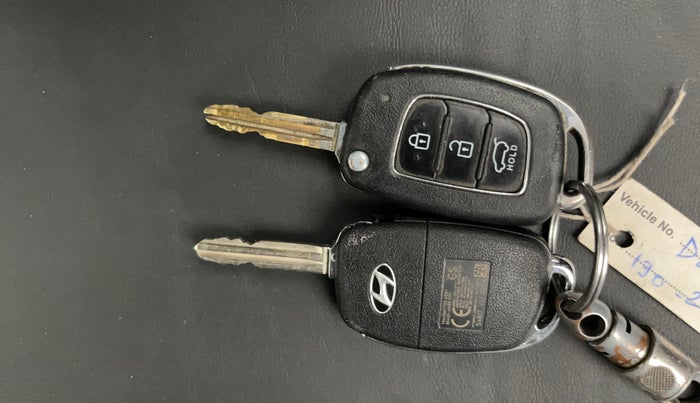 2018 Hyundai Creta E PLUS 1.6 PETROL, Petrol, Manual, 1,49,778 km, Key Close Up