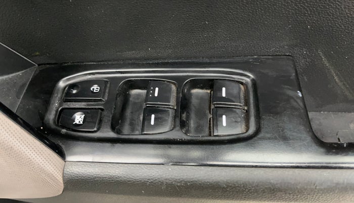 2018 Hyundai Creta E PLUS 1.6 PETROL, Petrol, Manual, 1,49,778 km, Driver Side Door Panels Control