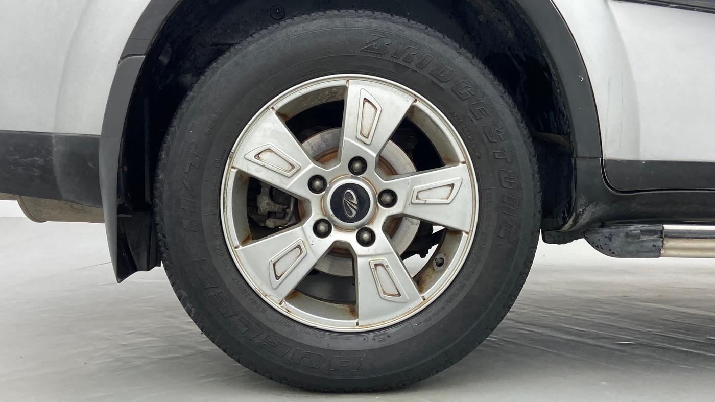 2014 Mahindra XUV500 W8 FWD, Diesel, Manual, 83,931 km, Right Rear Wheel
