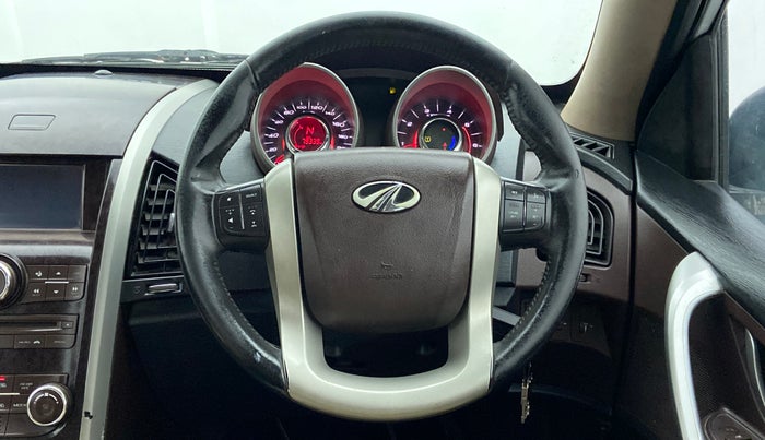 2014 Mahindra XUV500 W8 FWD, Diesel, Manual, 83,931 km, Steering Wheel Close Up