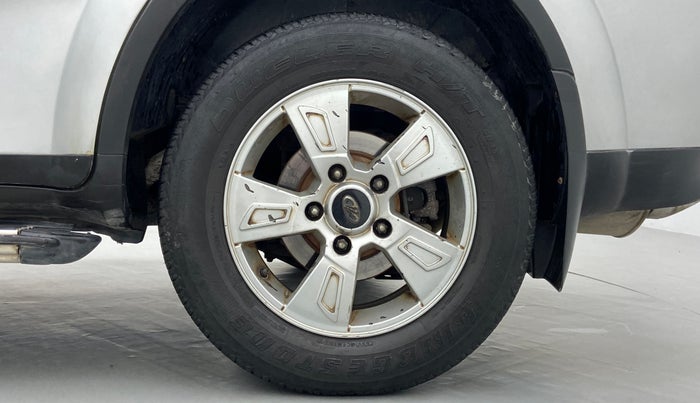 2014 Mahindra XUV500 W8 FWD, Diesel, Manual, 83,931 km, Left Rear Wheel