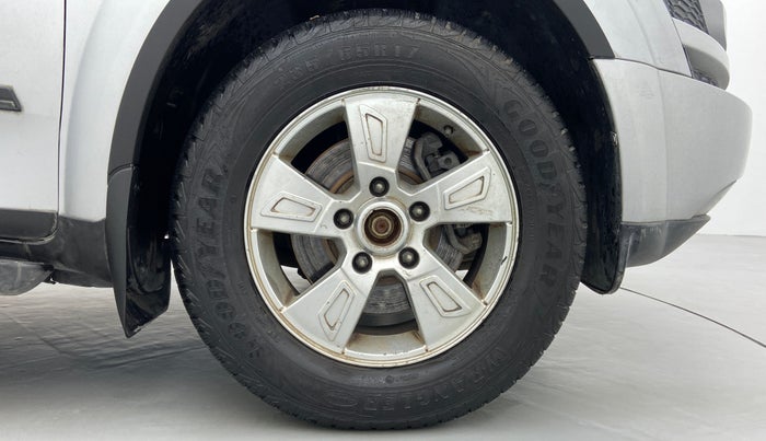 2014 Mahindra XUV500 W8 FWD, Diesel, Manual, 83,931 km, Right Front Wheel