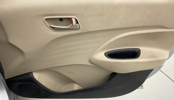2019 Hyundai NEW SANTRO SPORTZ CNG, CNG, Manual, 59,157 km, Driver Side Door Panels Control