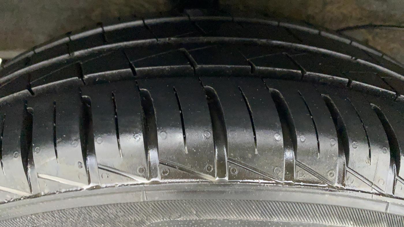 2019 Hyundai NEW SANTRO SPORTZ CNG, CNG, Manual, 59,157 km, Right Rear Tyre Tread