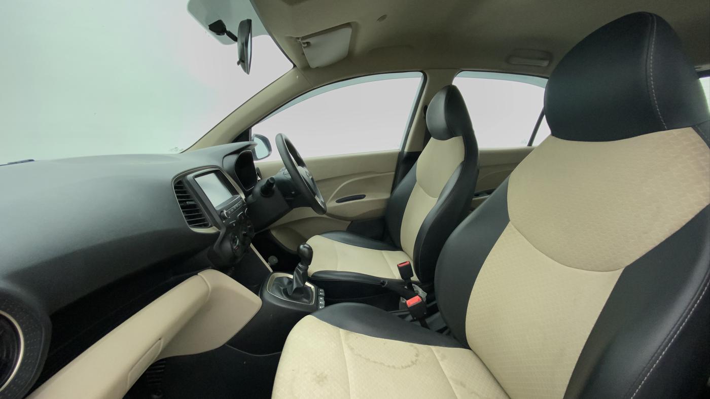 2019 Hyundai NEW SANTRO SPORTZ CNG, CNG, Manual, 59,157 km, Right Side Front Door Cabin