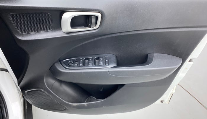 2019 Hyundai VENUE SX PLUS 1.0 TURBO DCT, Petrol, Automatic, 72,563 km, Driver Side Door Panels Control