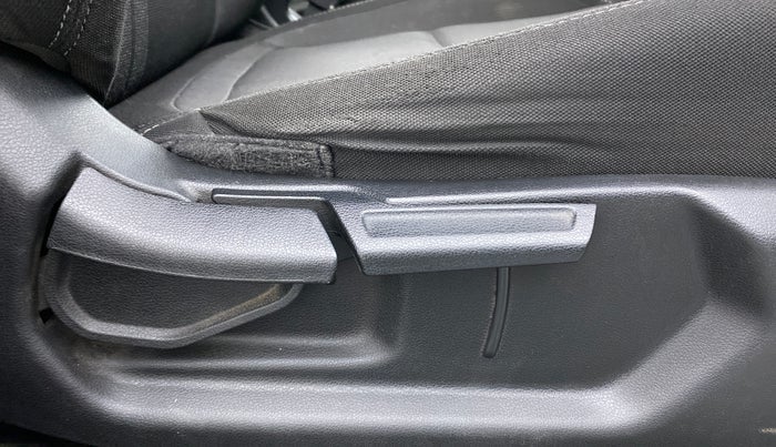 2019 Hyundai VENUE SX PLUS 1.0 TURBO DCT, Petrol, Automatic, 72,563 km, Driver Side Adjustment Panel