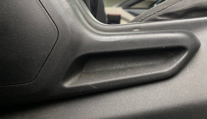 2020 Tata NEXON XZ PETROL, Petrol, Manual, 1,06,567 km, Driver Side Adjustment Panel