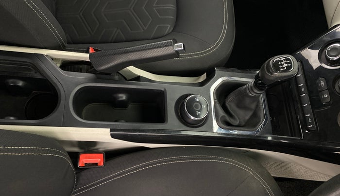 2020 Tata NEXON XZ PETROL, Petrol, Manual, 1,06,567 km, Gear Lever