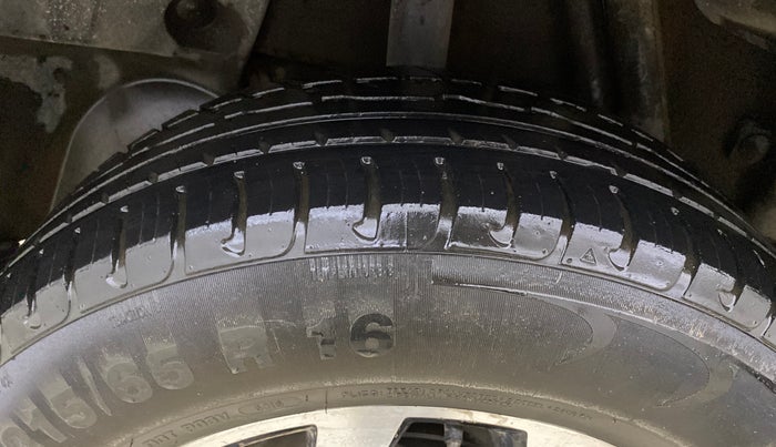 2017 Nissan Terrano XL (P), Petrol, Manual, 43,772 km, Right Rear Tyre Tread