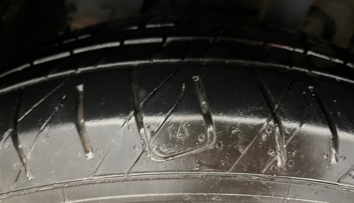 2018 Tata NEXON XM PETROL, Petrol, Manual, 99,567 km, Left Front Tyre Tread
