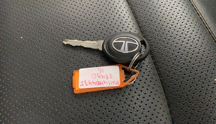 2018 Tata Tiago XZA PETROL, Petrol, Automatic, 9,645 km, Key Close Up