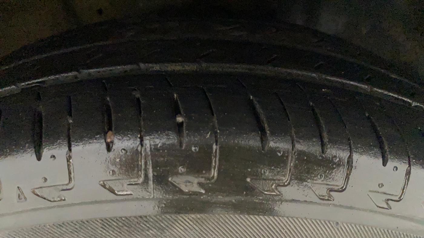 2021 Maruti IGNIS ZETA 1.2 AMT, Petrol, Automatic, 30,701 km, Right Front Tyre Tread