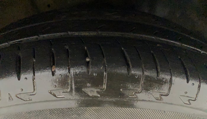 2021 Maruti IGNIS ZETA 1.2 AMT, Petrol, Automatic, 30,701 km, Right Front Tyre Tread