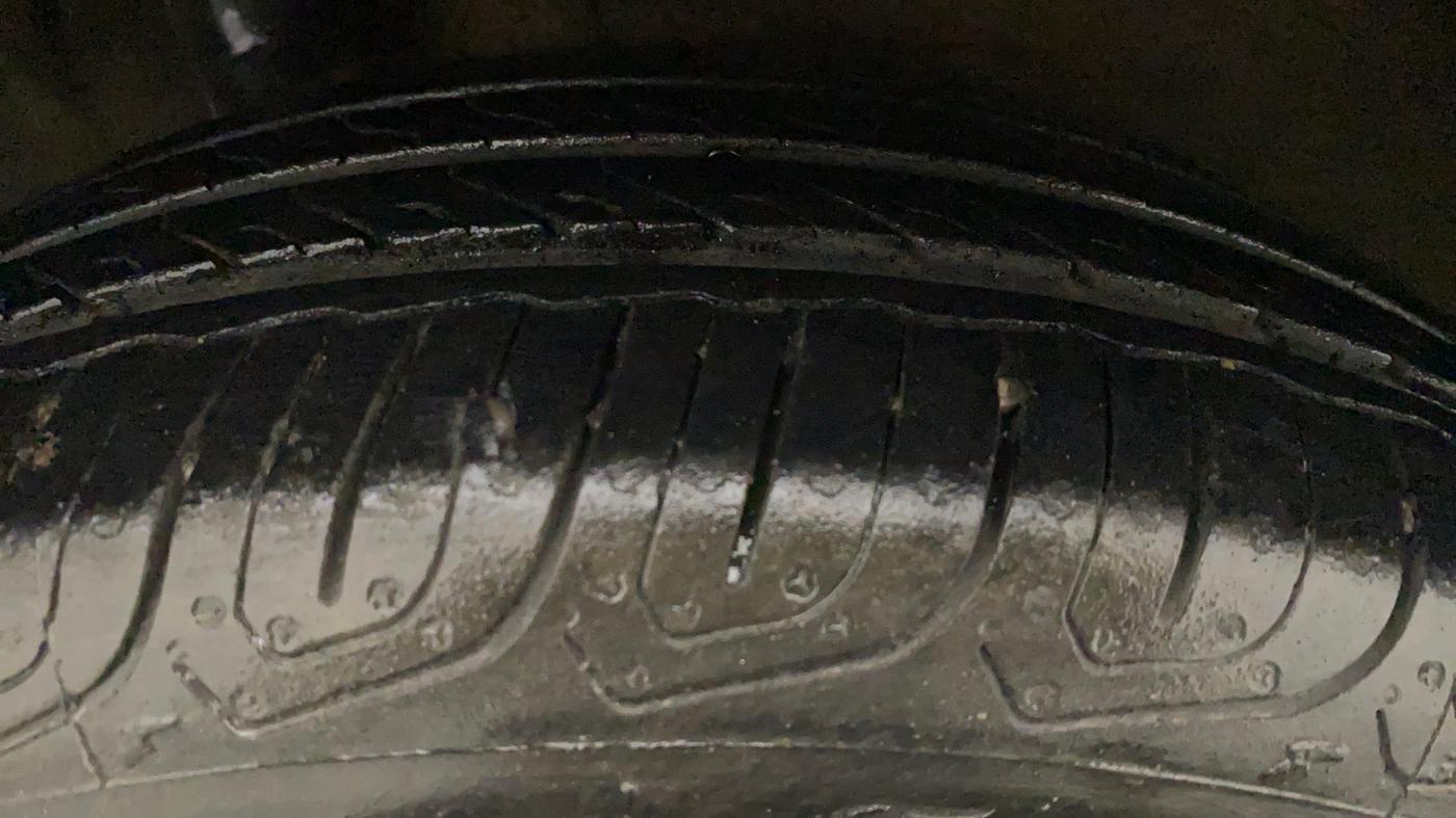 2021 Maruti IGNIS ZETA 1.2 AMT, Petrol, Automatic, 30,701 km, Right Rear Tyre Tread