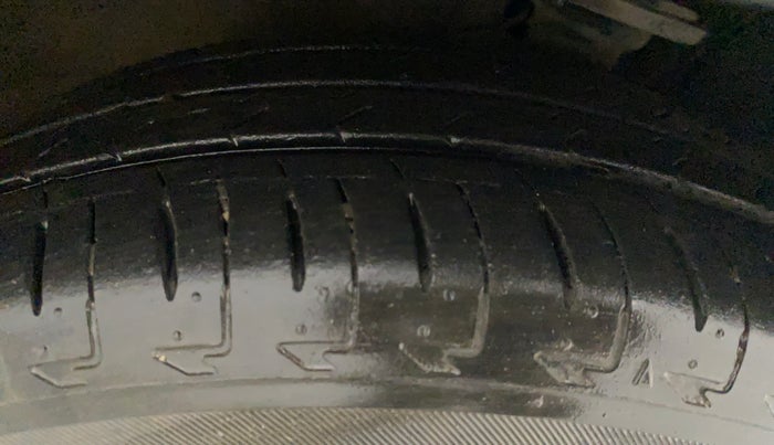 2021 Maruti IGNIS ZETA 1.2 AMT, Petrol, Automatic, 30,701 km, Left Front Tyre Tread