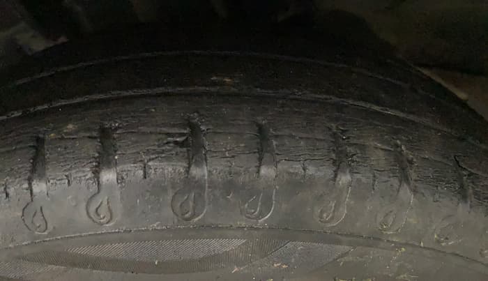 2019 Renault Kwid RXT 1.0 (O), Petrol, Manual, 74,041 km, Left Front Tyre Tread