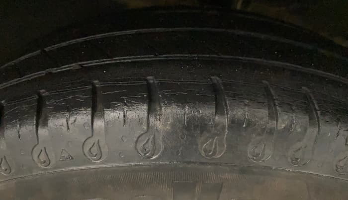 2019 Renault Kwid RXT 1.0 (O), Petrol, Manual, 74,041 km, Left Rear Tyre Tread