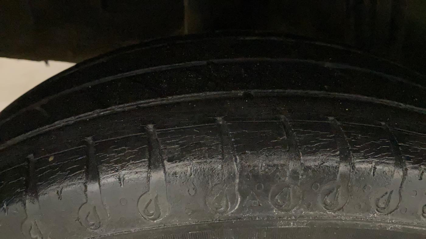 2019 Renault Kwid RXT 1.0 (O), Petrol, Manual, 74,041 km, Right Rear Tyre Tread
