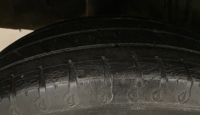 2019 Renault Kwid RXT 1.0 (O), Petrol, Manual, 74,041 km, Right Rear Tyre Tread