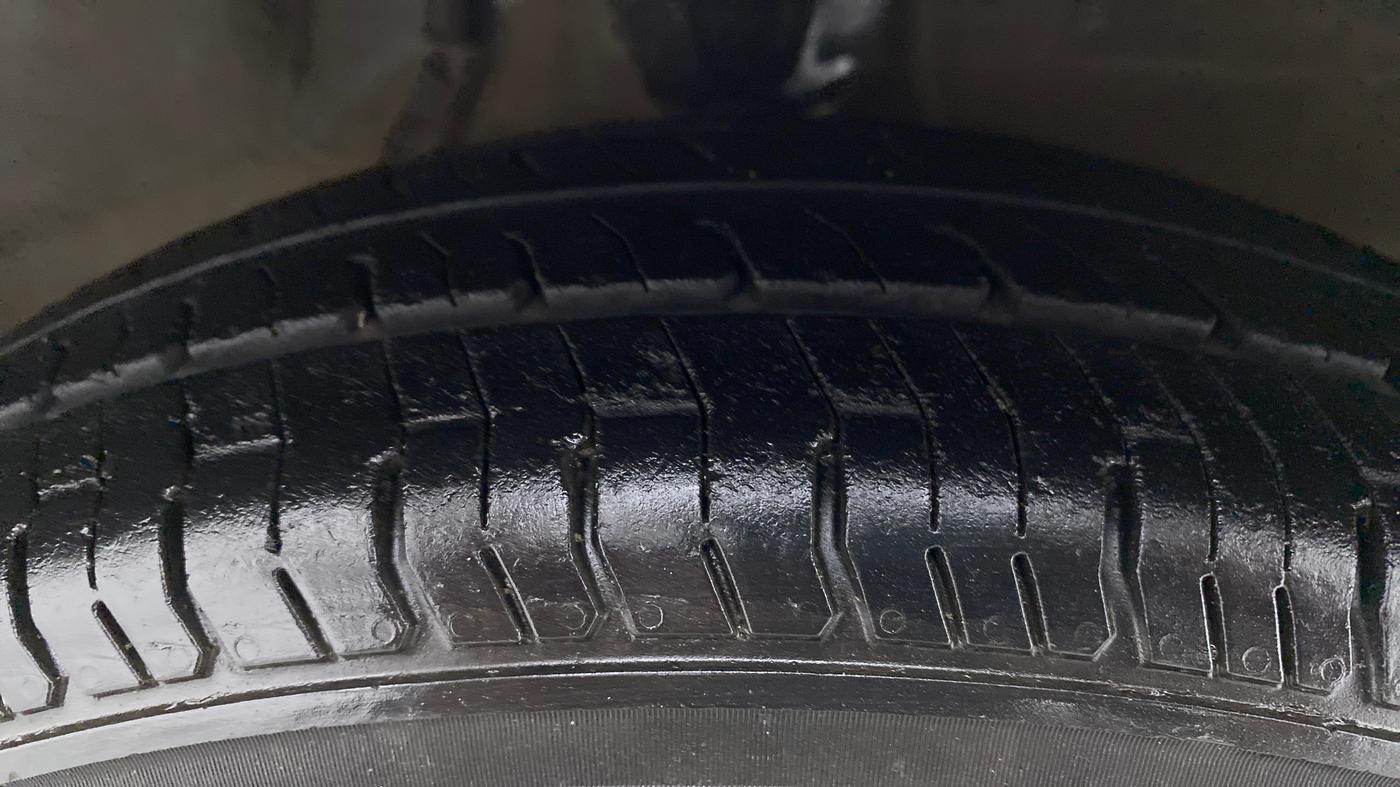 2015 Hyundai i10 MAGNA 1.1 IRDE2, Petrol, Manual, 78,241 km, Right Front Tyre Tread