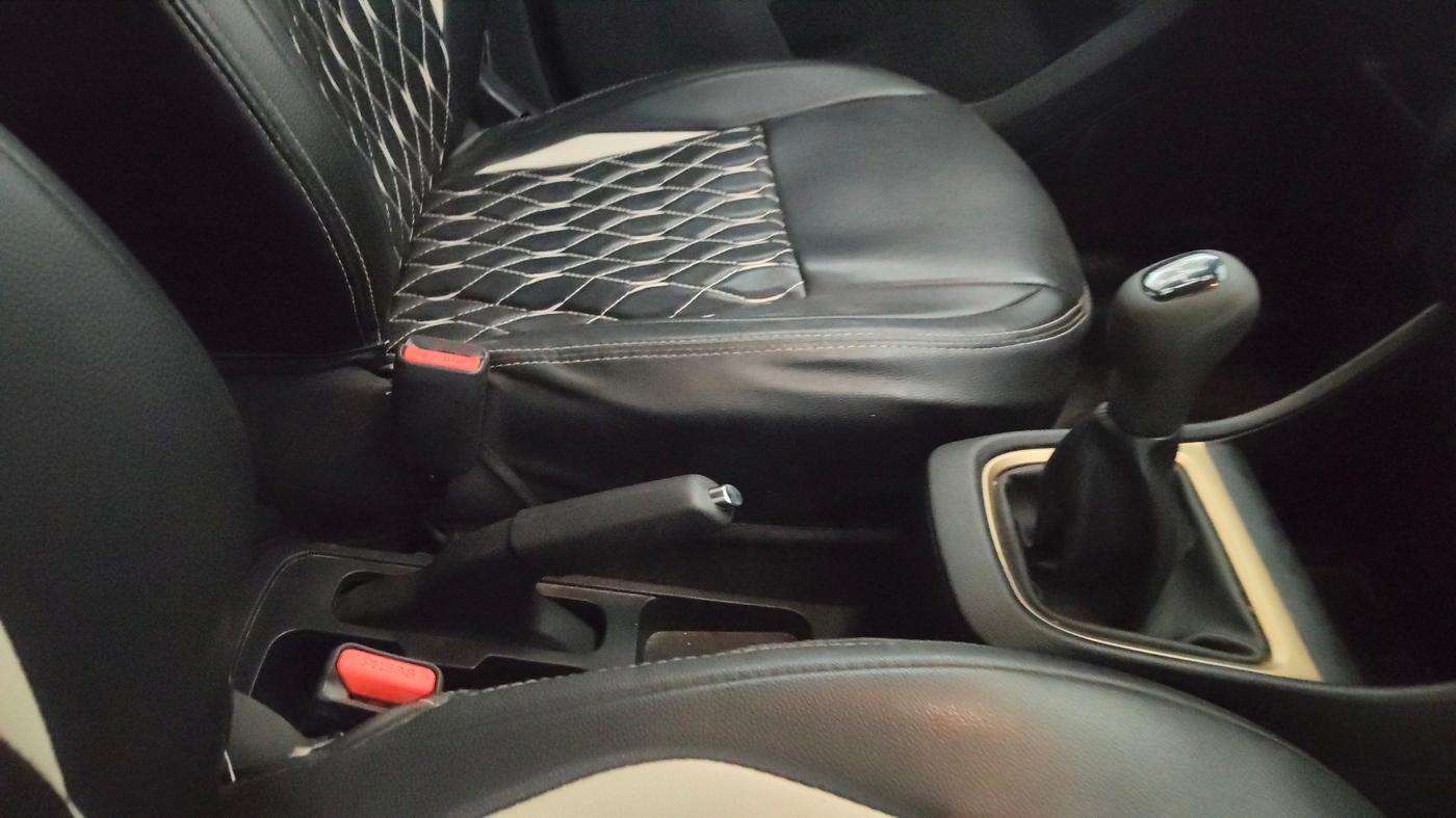 2021 Tata PUNCH ACCOMPLISHED MT, Petrol, Manual, 44,304 km, Gear Lever