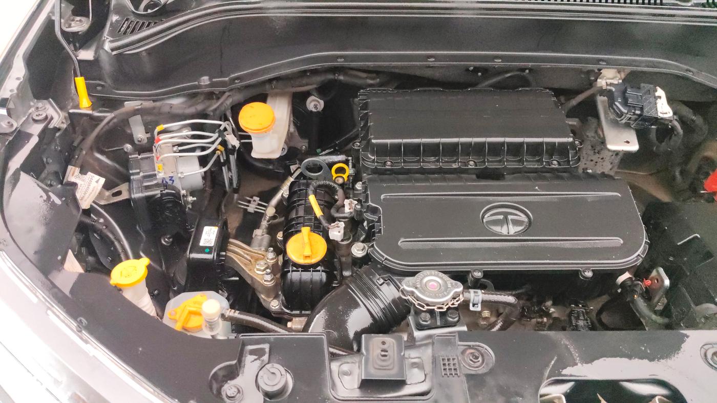 2021 Tata PUNCH ACCOMPLISHED MT, Petrol, Manual, 44,304 km, Engine View - Right