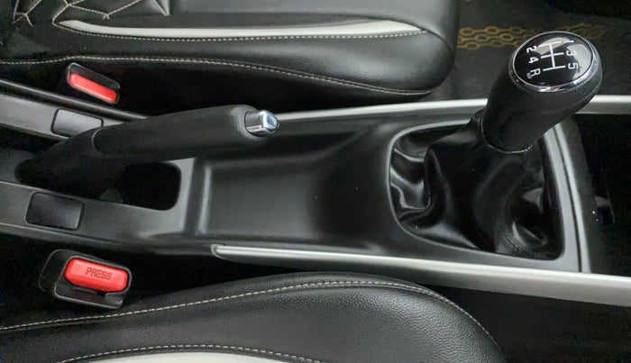 2016 Maruti Baleno DELTA PETROL 1.2, Petrol, Manual, 53,339 km, Gear Lever