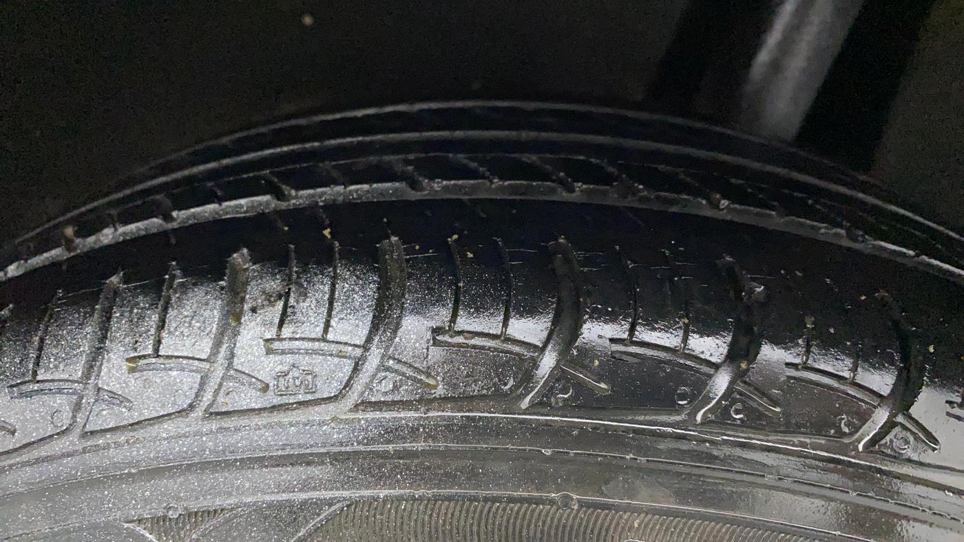 2016 Maruti Baleno DELTA PETROL 1.2, Petrol, Manual, 53,339 km, Left Rear Tyre Tread