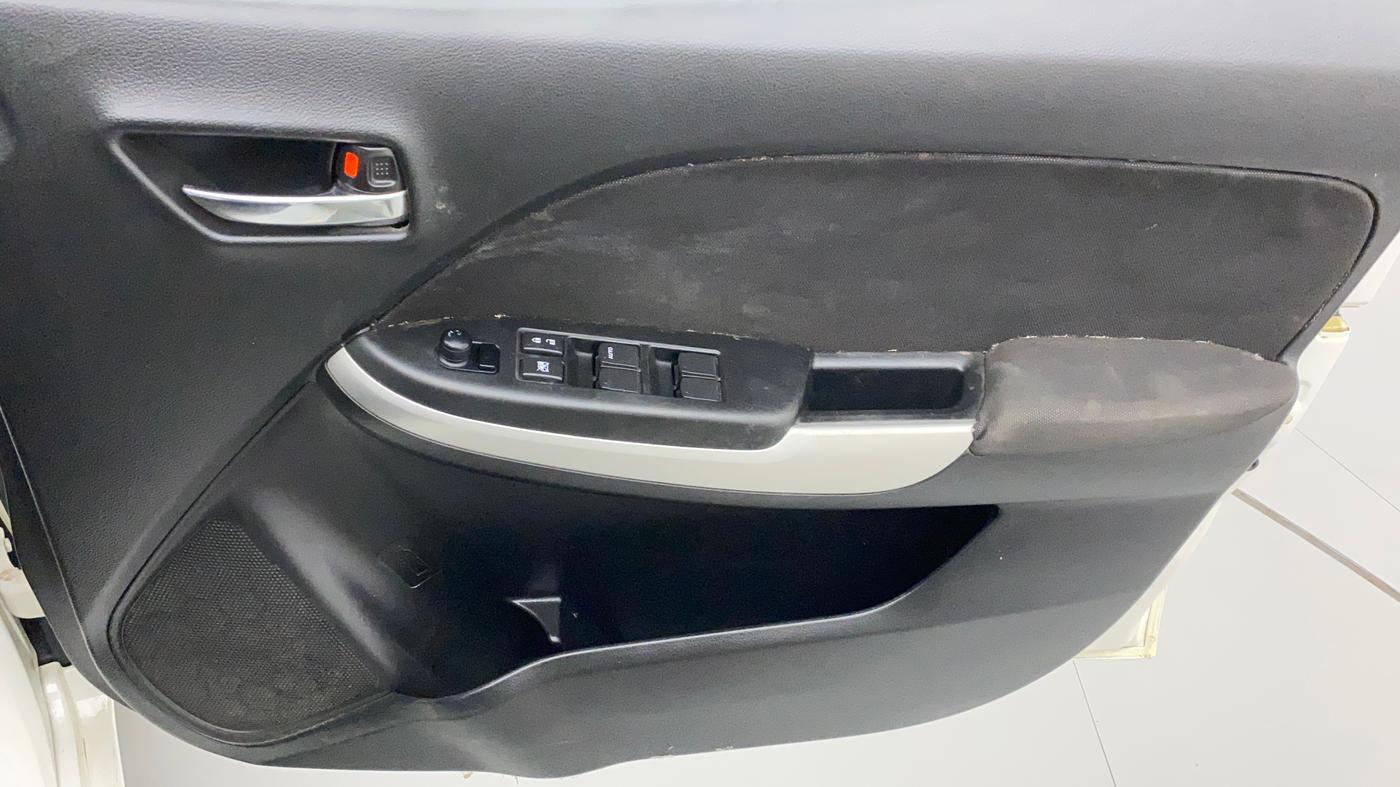 2016 Maruti Baleno DELTA PETROL 1.2, Petrol, Manual, 53,339 km, Driver Side Door Panels Control